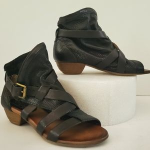 Bootie style sandal.